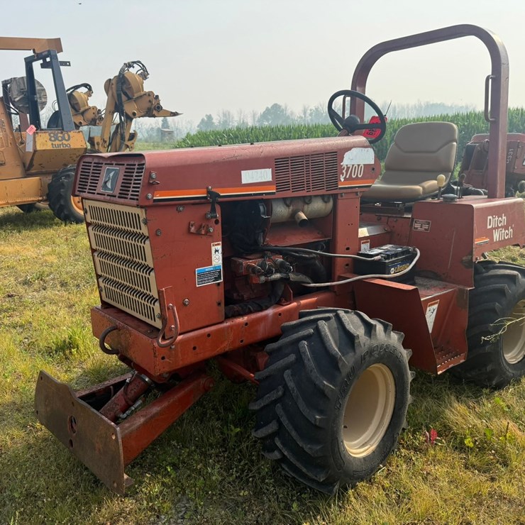 DITCH WITCH 3700DD