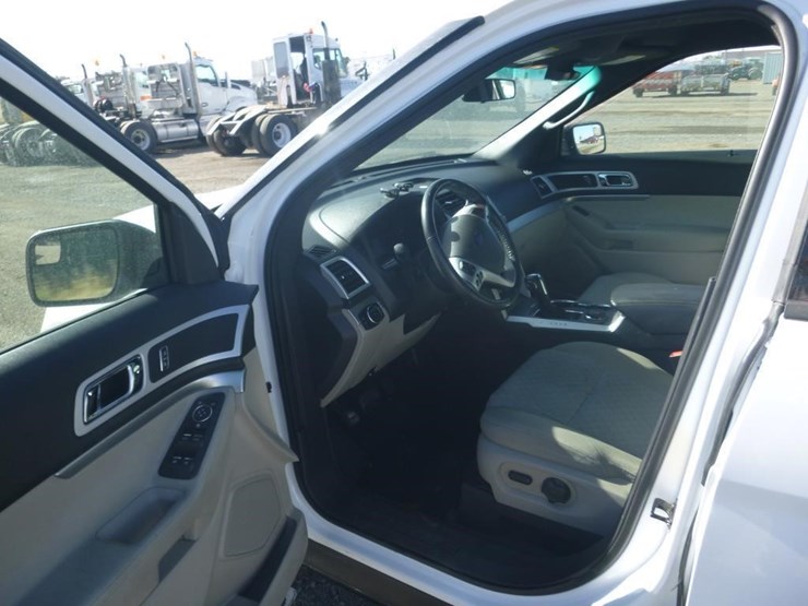 2014-ford-explorer-image-5