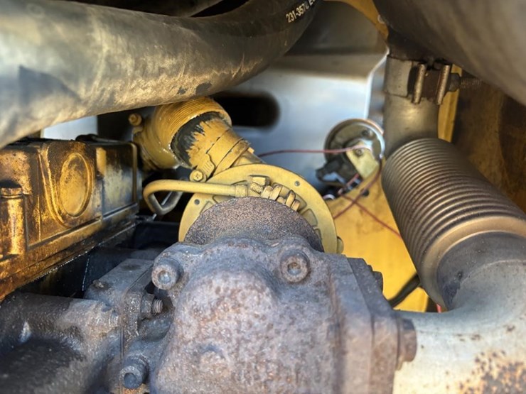 2014-caterpillar-226b3-image-43