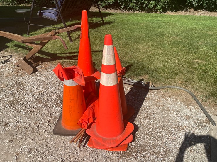 #2133-•-large-lot-of-traffic-cones-image-1