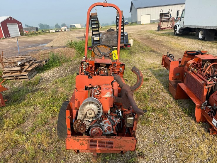 ditch-witch-350sx-image-8