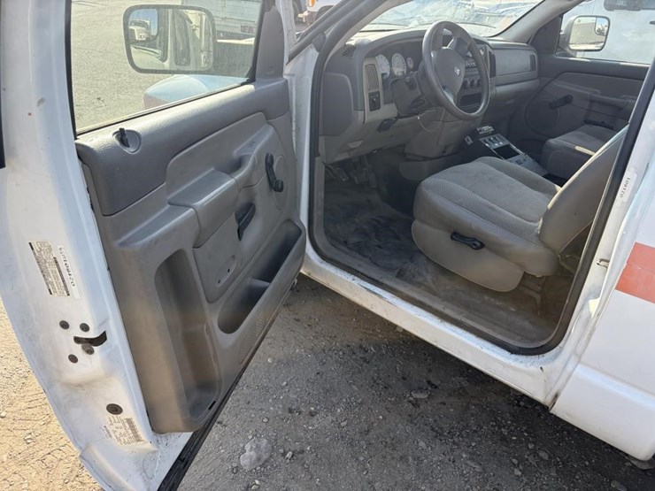 2005-dodge-ram-2500-image-14