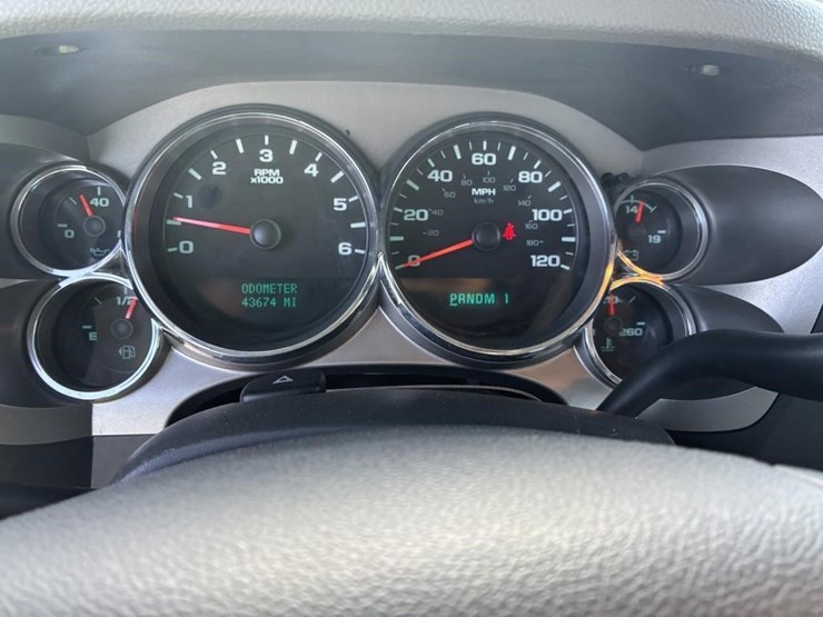 2012-gmc-2500-image-16
