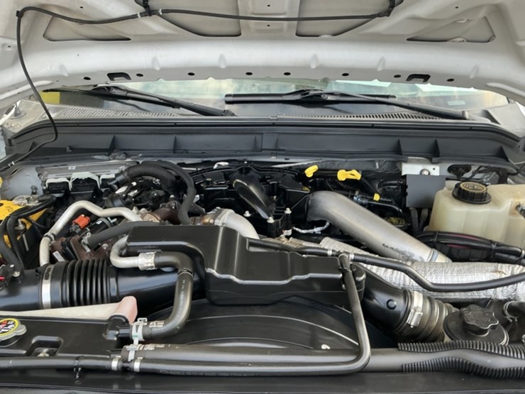 2016-ford-f550-image-16