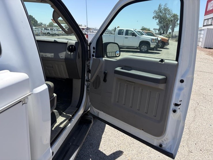2008-ford-f250-xl-image-10