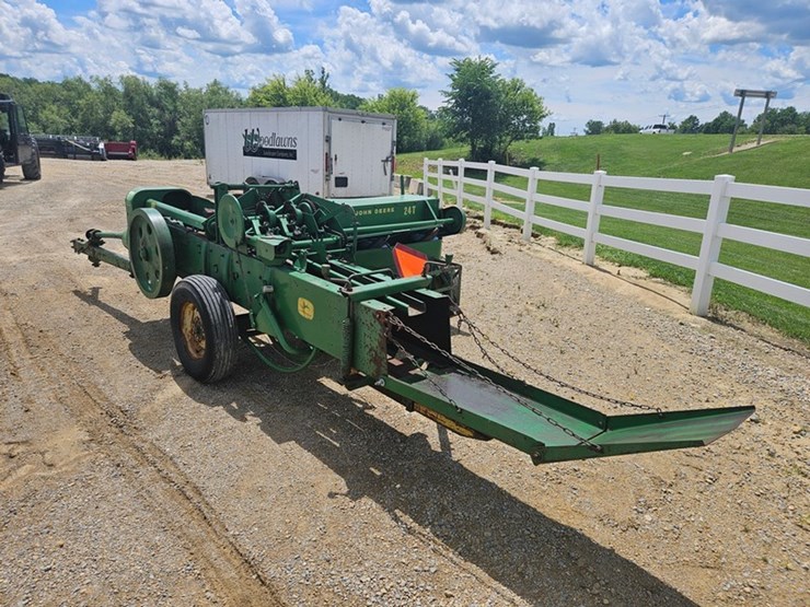john-deere-24t-image-3