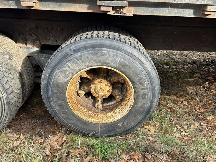 1989-ford-l9000-image-92