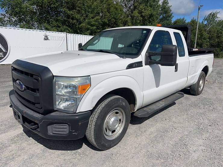 2016-ford-f250-xl-image-1
