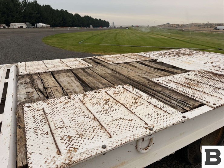 1974-miller-tilt-deck-trailer-image-14