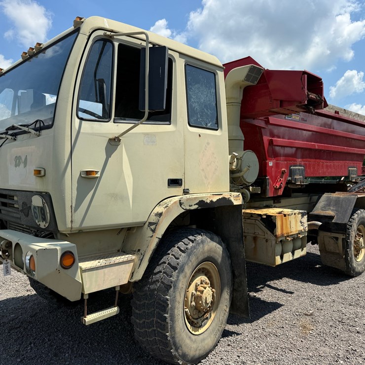 #95 • 1995 LMTV M-1078 SINGLE AXLE SILAGE TRUCK