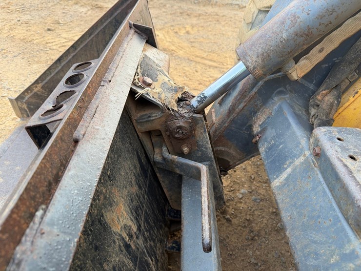 #4069-•-new-holland-ls180-wheeled-skid-steer-image-14
