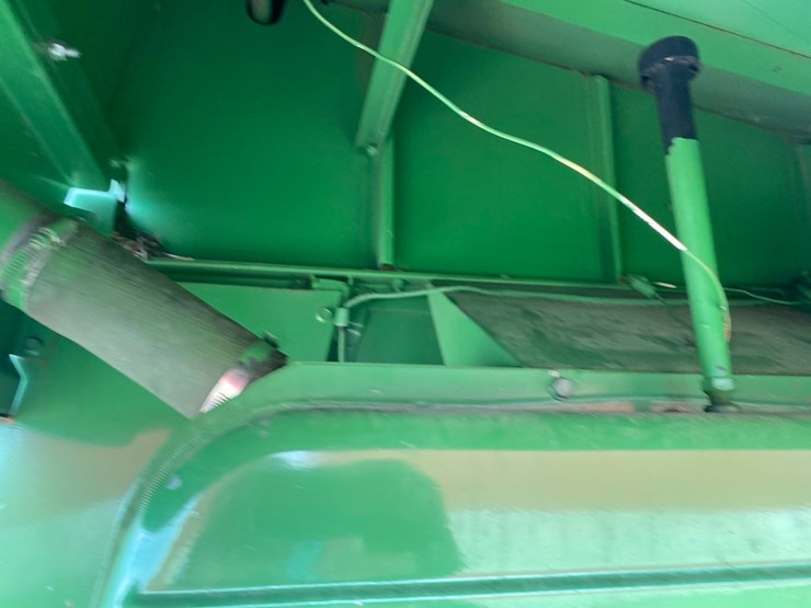 john-deere-4420-combine-image-21