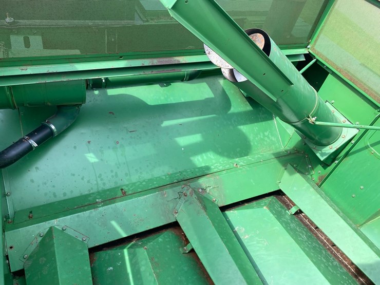 john-deere-4420-combine-image-51