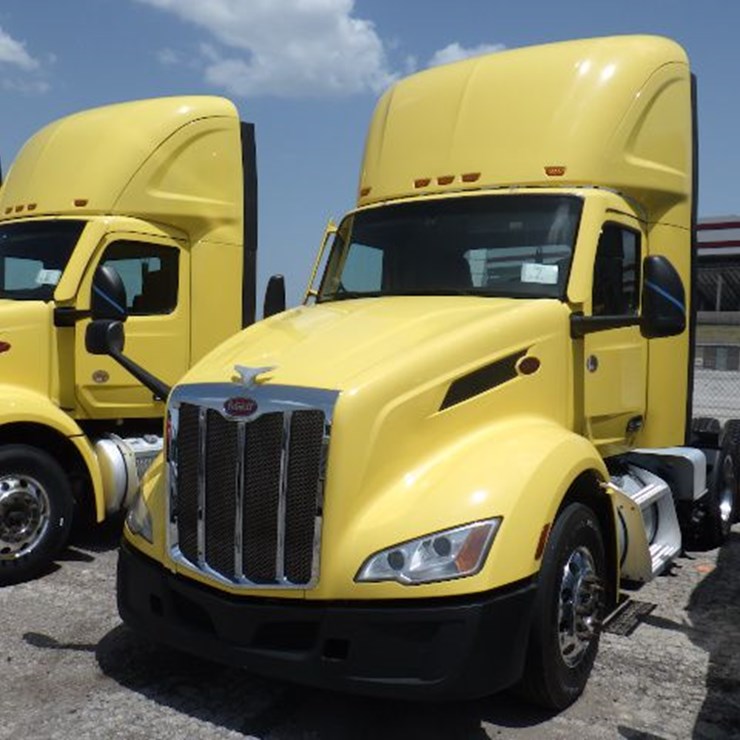 2023 PETERBILT 579