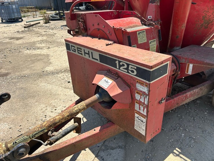 gehl-125-mix-all-grinder-mixer-image-23