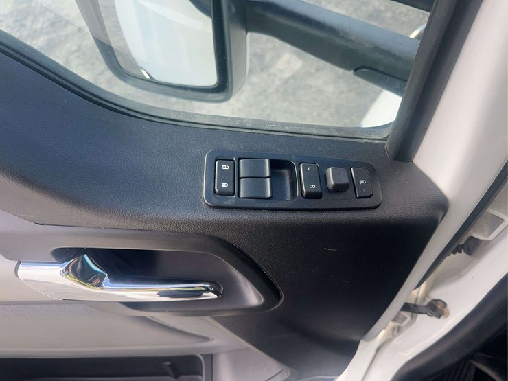 2022-kenworth-t680-image-32