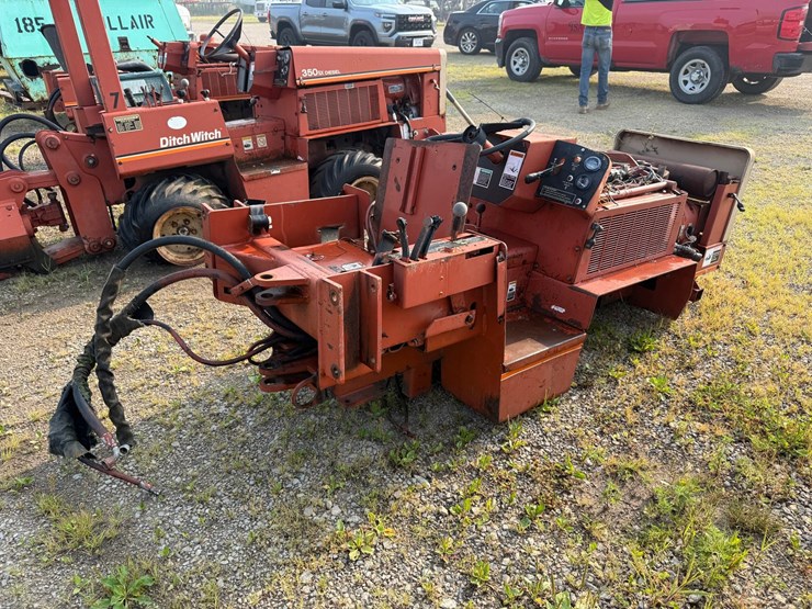 ditch-witch-350sx-image-5