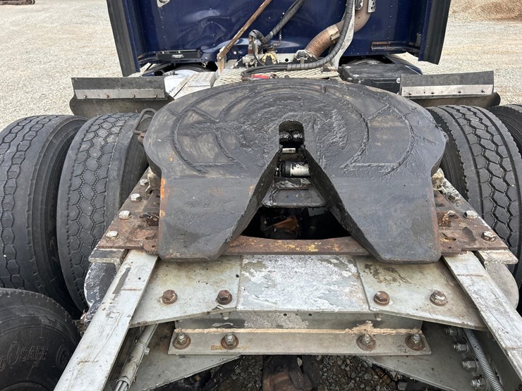 2017-kenworth-t660-image-21