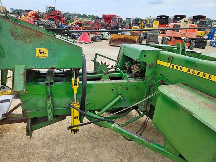 john-deere-336-image-18