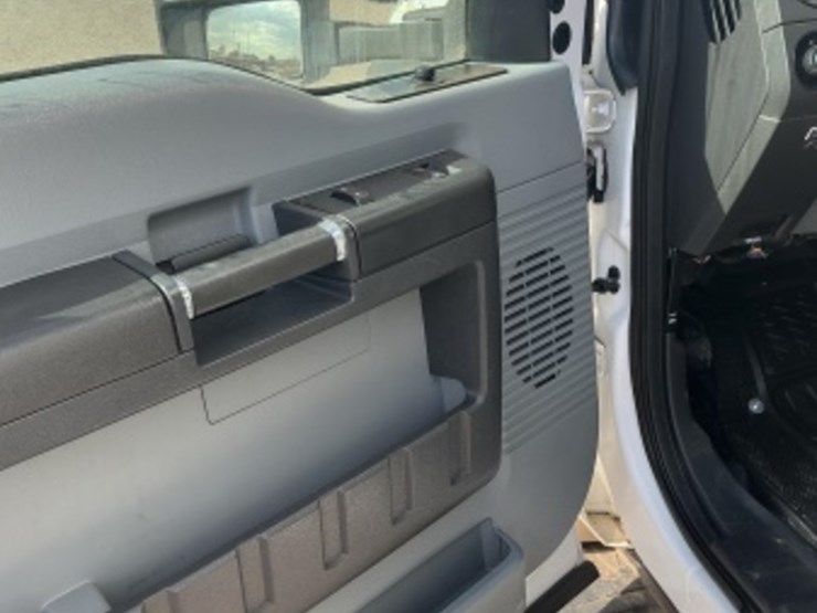 2016-ford-f550-image-29
