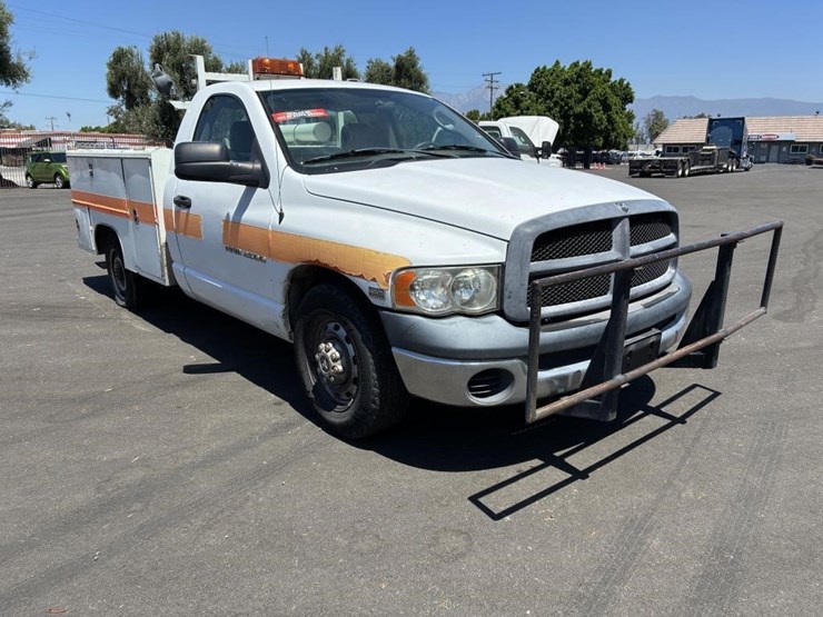2005-dodge-ram-2500-image-2