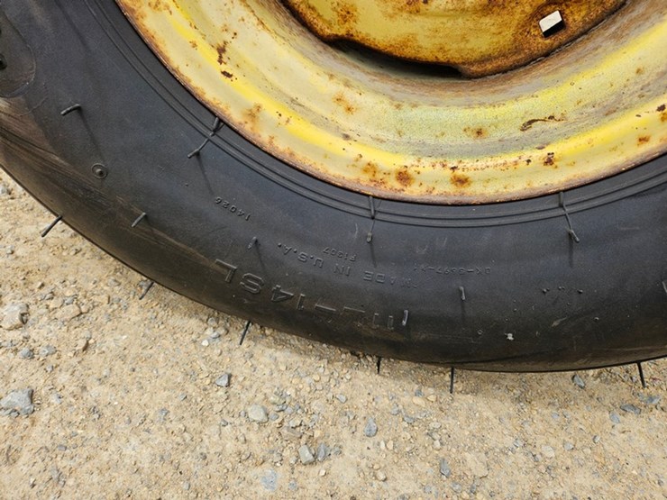 john-deere-336-image-30