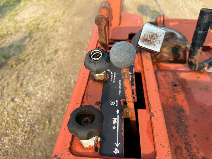 ditch-witch-350sx-image-30