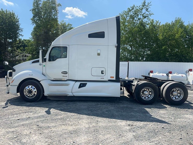 2022-kenworth-t680-image-8