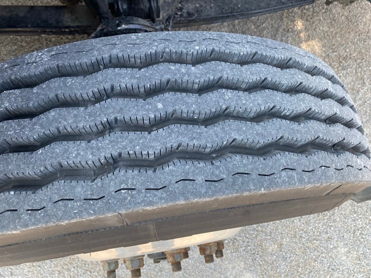 2019-peterbilt-579-image-56