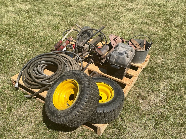 #2181-•-pallet-of-shop-supplies-image-2
