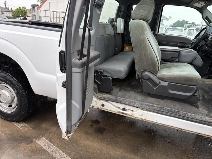 2011-ford-f250-image-11
