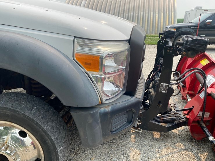 2011-ford-f550-image-17