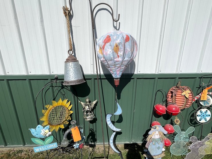 #2145-•-various-metal-yard-decorations-image-6