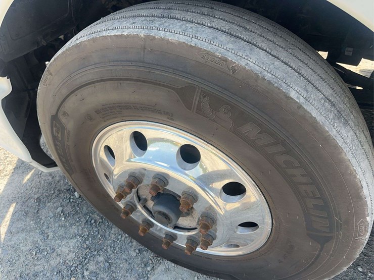 2022-kenworth-t680-image-9