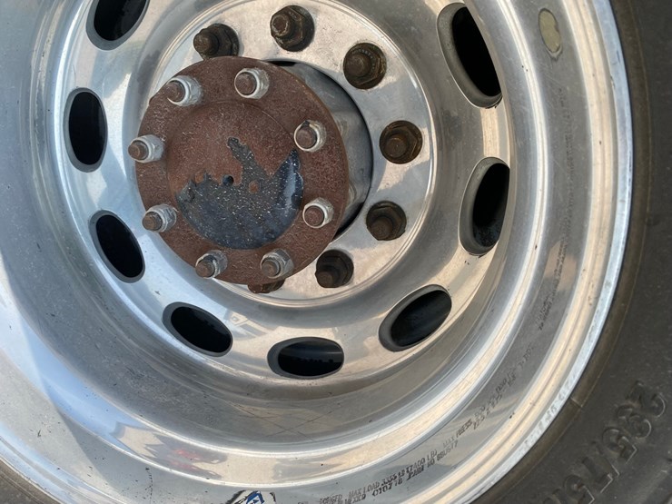 2019-peterbilt-579-image-89