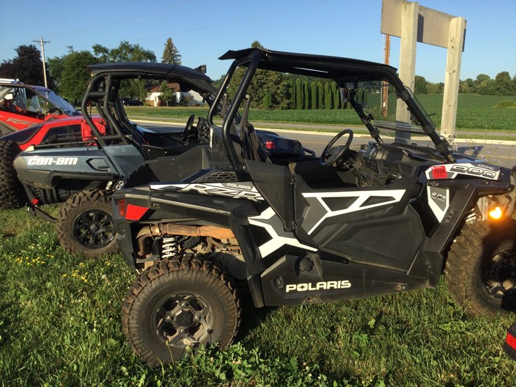 2015-polaris-rzr-900-image-4