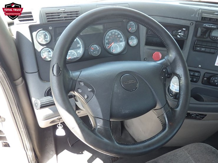 2019-freightliner-cascadia-125-evolution-image-19