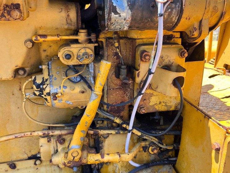 caterpillar-d6-image-10