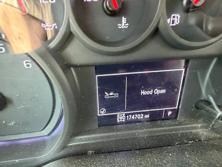2020-chevrolet-3500hd-image-17