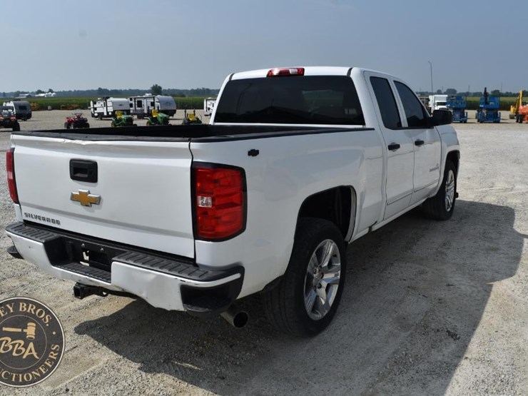 2017-chevrolet-silverado-1500-image-22