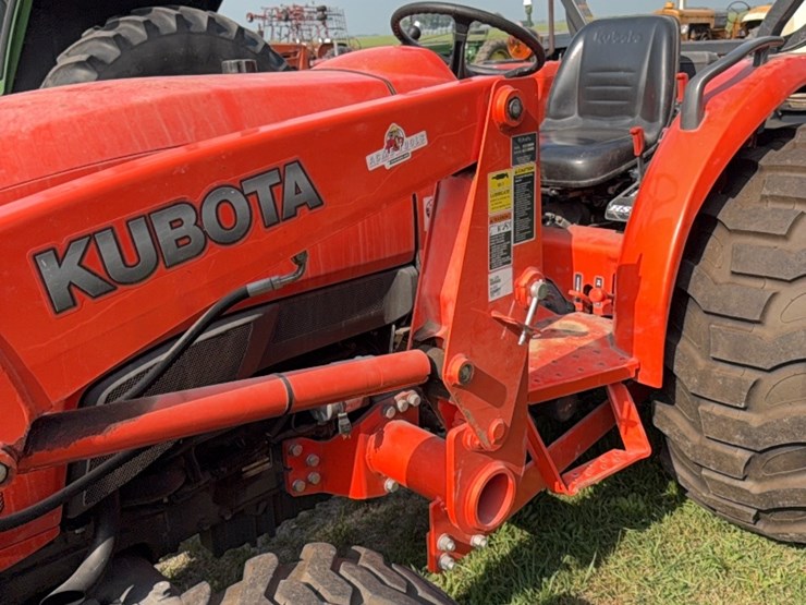 l-4600-kubota-mfd-tractor-with-loader,-237-hours-image-16