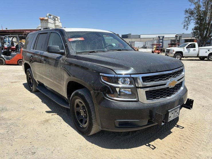 2019-chevrolet-tahoe-image-2