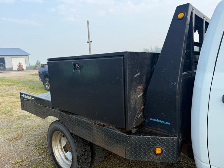 2011-dodge-3500-image-45
