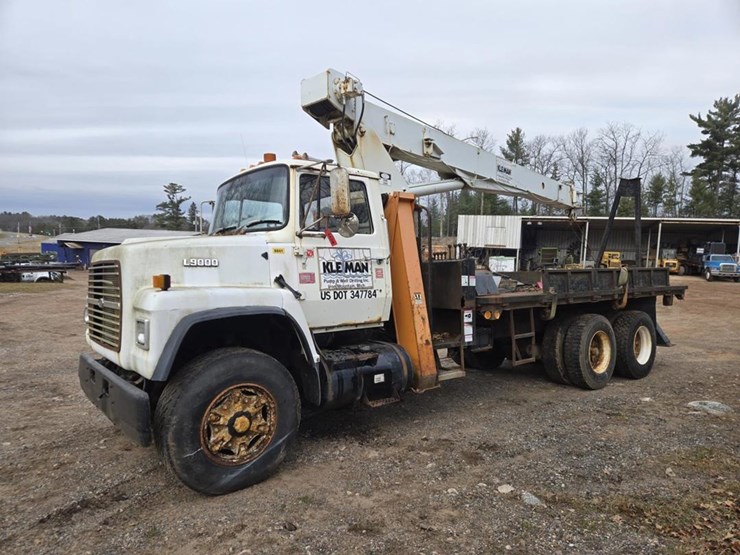 1989-ford-l9000-image-1
