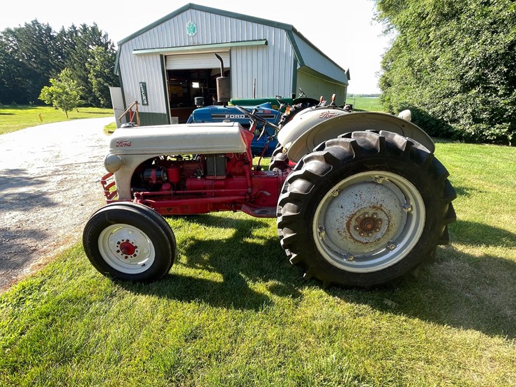 1952-ford-8n-image-8