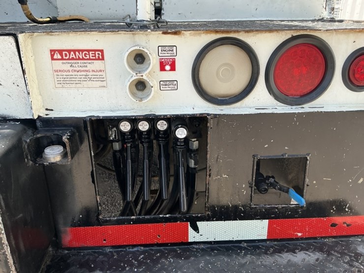 2009-international-workstar-7600-image-12