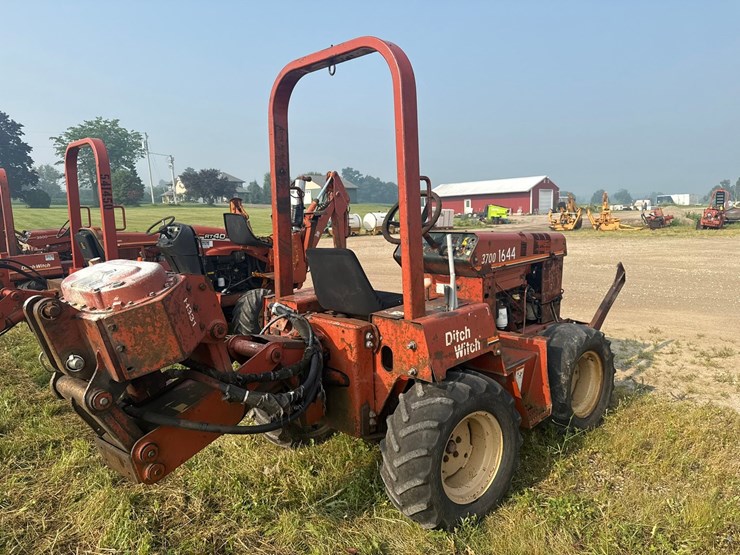 ditch-witch-3700dd-image-4