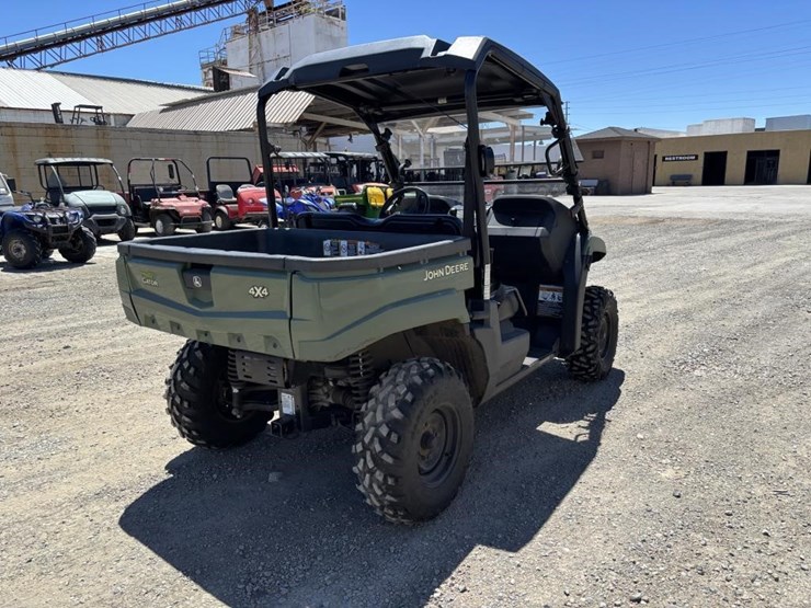 2014-john-deere-gator-xuv-550-image-3