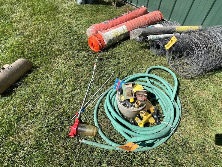 #2153-•-water-hose-and-hose-attachments-image-1