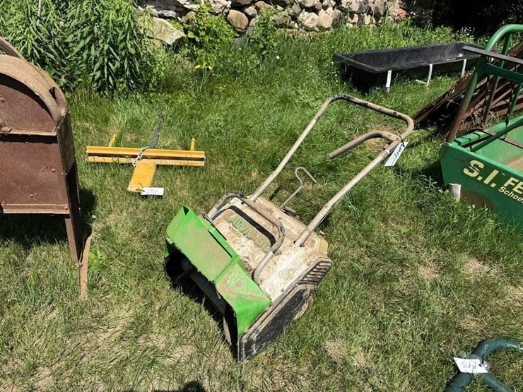 lawn-boy-109cc-snowblower-image-1